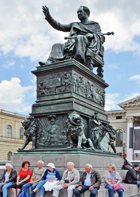 2017-07-03_Statue König Maximilian I. Joseph von Bayern0001.JPG