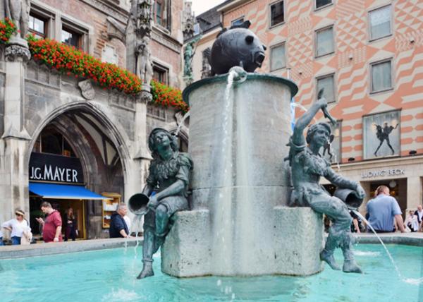 2017-07-03_Fischbrunnen ͭȪ-20001.JPG