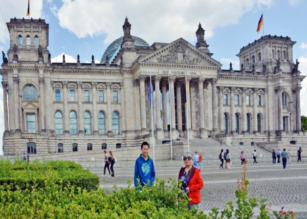 2016-06-28_Reichstag Parliament Bldg-10001.jpg