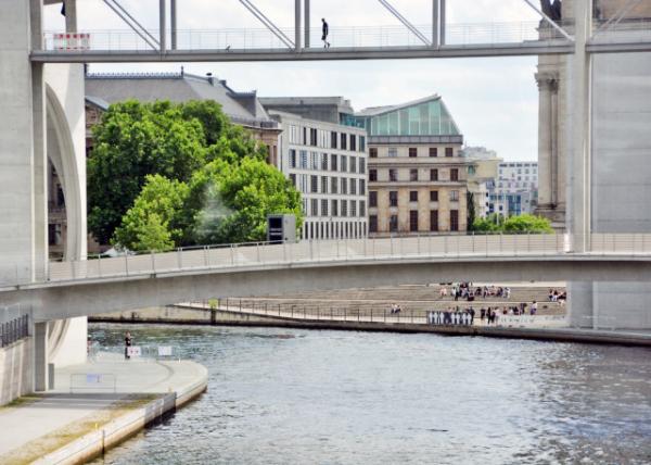 2016-06-28_Spree_Bridges inside Government Quarter ʩ׺0001.JPG