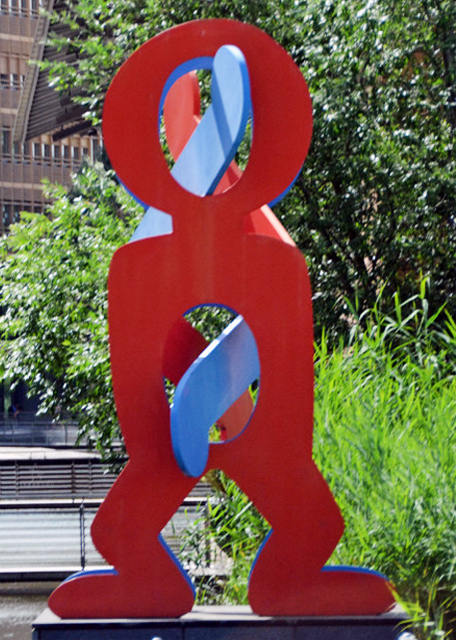 2016-06-28_Sculpture_Untitled (Boxers) on Marlene-Dietrich-Platz ܡ⣨ȭ֣0001.JPG