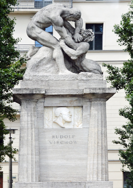 2016-06-28_Sculpture_Rudolf-Virchow-Denkmal in Karlplatz ³ά˺0001.JPG