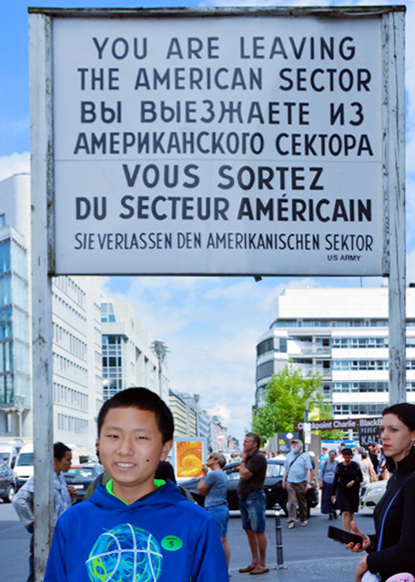 2016-06-28_Checkpoint Charlie You are leaving the American Sector ڡ뿪-10001.JPG