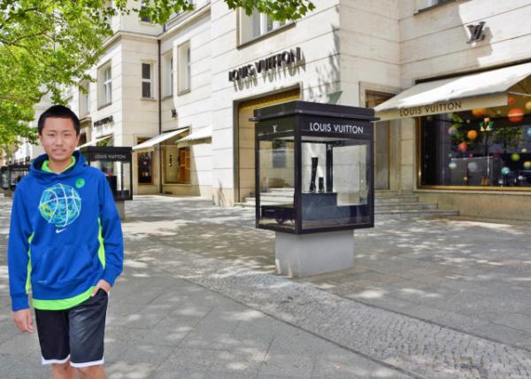 2016-06-28_Tauentzienstraße_LV Store0001.JPG