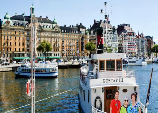 2016-07-04_Strandvägen Viewed from Djurgårdsbron in Stockholm via Regal Princess0001.JPG