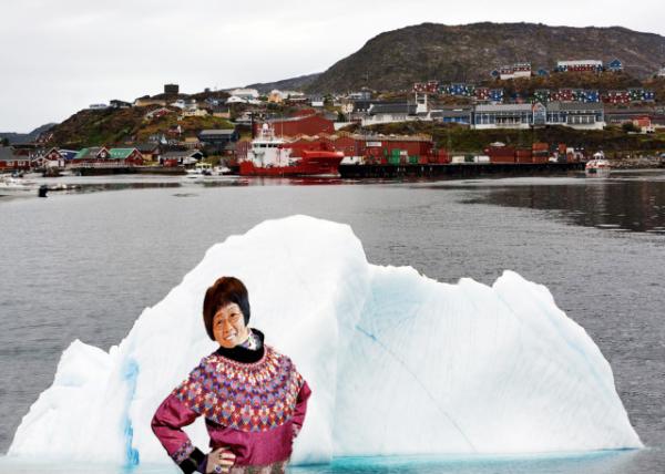 2023-08-23_Colorful Wooden Cabins Clustered around the Harbor_M0001.JPG