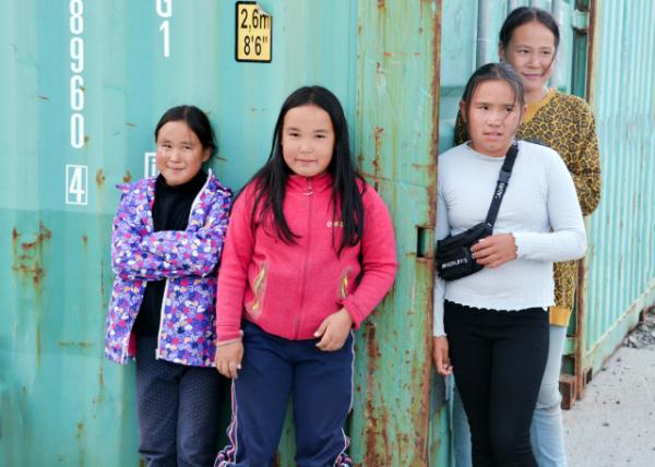 2023-08-24_Inuit_School Girls in Front of Blue Wooden Texture0001.JPG