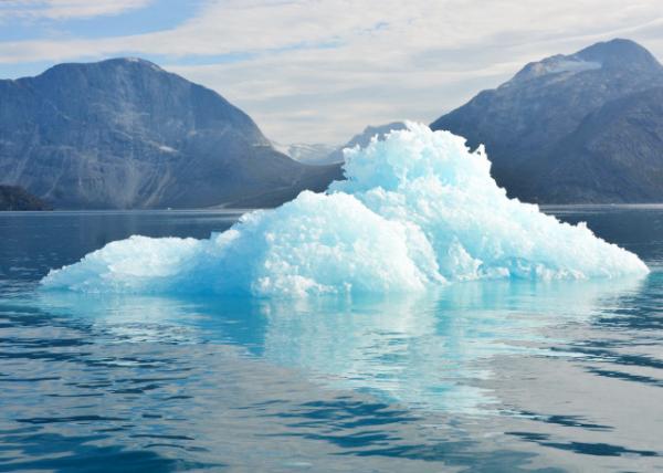 2023-08-21_Iceberg Floating in Water-10001.JPG