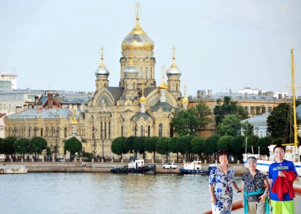 2016-07-02_Regal Princess via Cathedral of the Assumption of the Blessed Virgin Mary in St Petersburg0001.JPG