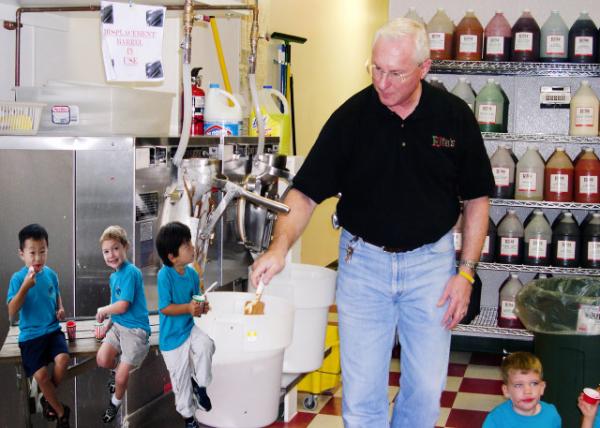 2006-08-29_Rita's Workshop0001.JPG