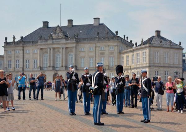 2016-06-25_Amalienborg_Christian VII's Palace0001.JPG