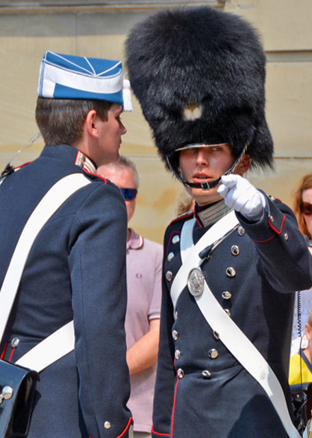 2016-06-25_Amalienborg_Changing of the Guard -30001.JPG