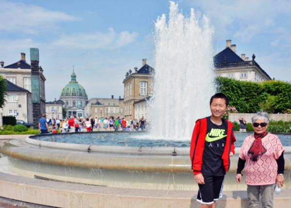 2016-06-25_Amalienborg Palace Square  ձ㳡0001.JPG