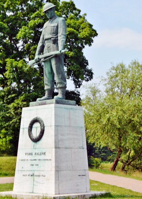 2016-06-25_Kastellet Citadel_Memorial to Our Fallen ߼0001.JPG