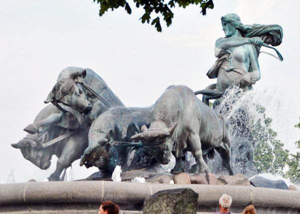 2016-06-25_Nordre Toldbod_Gefionspringvandet_Gefjon, Creator of the Islands and Her 4 Sons Turning to Oxen ܷȪ촴߽ܷĸţĶ-30001.JPG