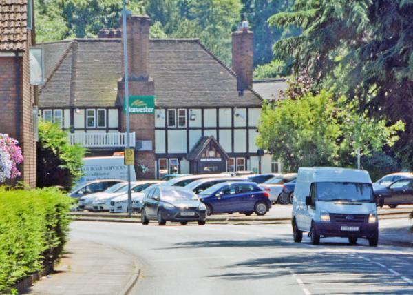 2016-07-19_Windsor_Old Windsor Harvester ɯոƹ-50001.JPG