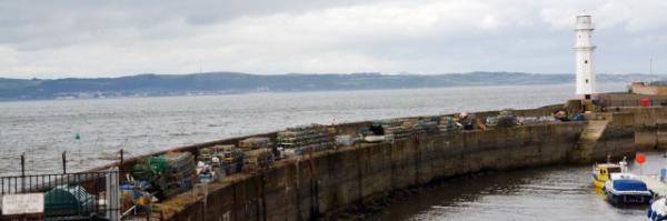 2016-07-16_Firth of Forth_Newhaven Harbour Lighthouse-20001.JPG
