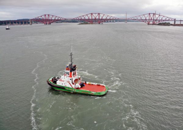 2016-07-16_Hound Point_Tug Boat ϴ-10001.JPG