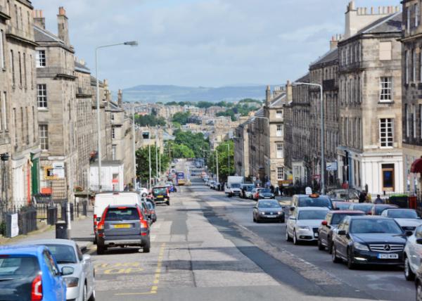 2016-07-16_20_Heriot Row_Grey Stone Houses Dating from the Very Early 1800s Ʒ¥1800ڵĻʯ0001.JPG