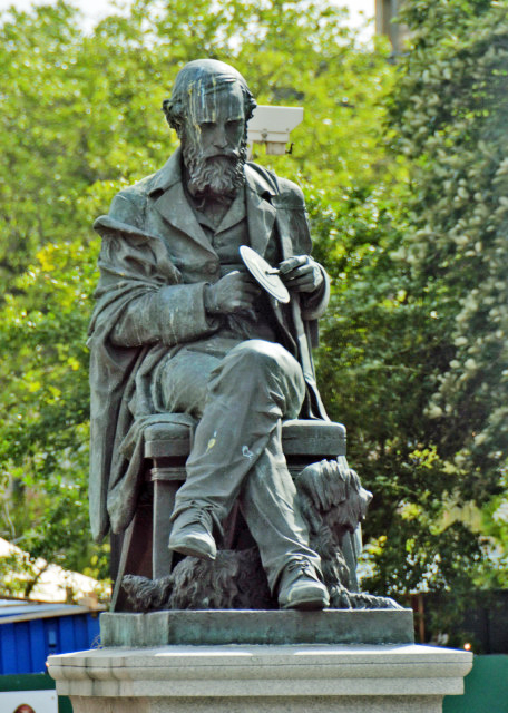 1748266933520892.jpg 2016-07-16_33_George Street_Statue of James Clerk Maxwell 詹姆斯·克拉克·麦克斯韦0001.JPG