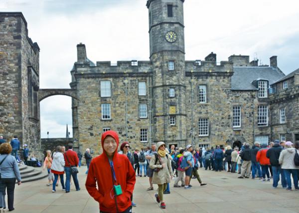 2016-07-16_Edinburgh Castle_Royal Palace in Crown Square ʹڹ㳡ʹ0001.JPG