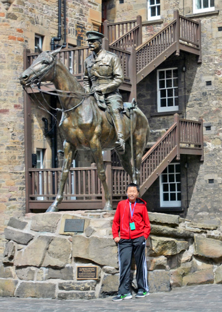 2016-07-16_Edinburgh Castle_Equestrian Statue of Earl Haig ڸ񲮾0001.JPG