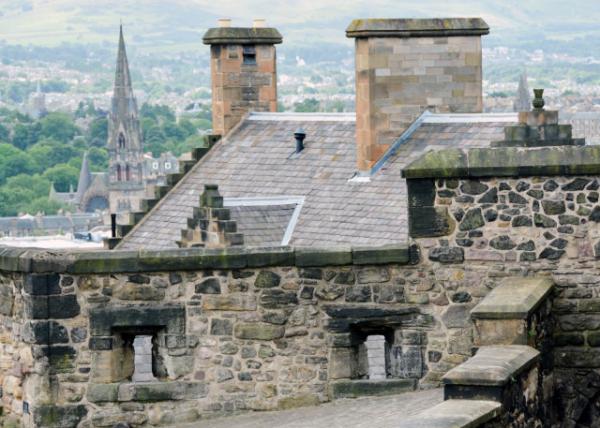 2016-07-16_Edinburgh Castle w St. Cuthbert's Church ʥ˹ؽ0001.JPG