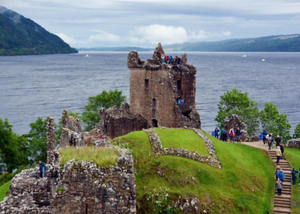 2016-07-15_Urquhart Castle_Grant Gatetower 0001.JPG