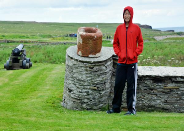 2016-07-14_Skaill House_Front Yard0001.JPG