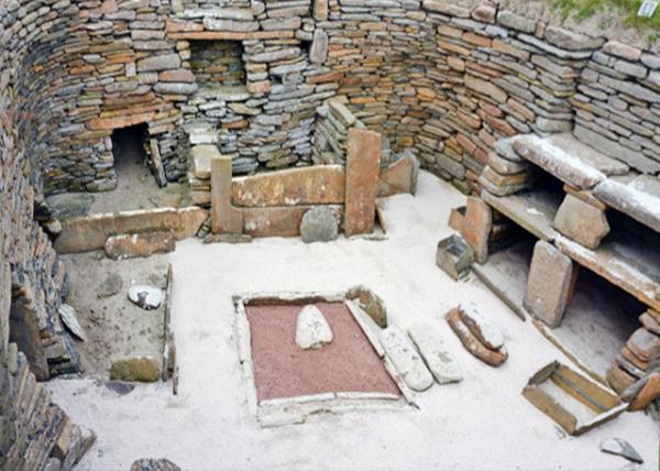 2016-07-14_Skara Brae_Central Hearth_Stone Beds & Dresser ʯױ̨0001.JPG
