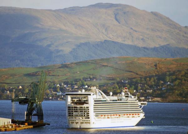 2016-07-12_Greenock_Caribbean Princess Docking @ Clydeport ŵˡձȺͣڿ¸0001.JPG