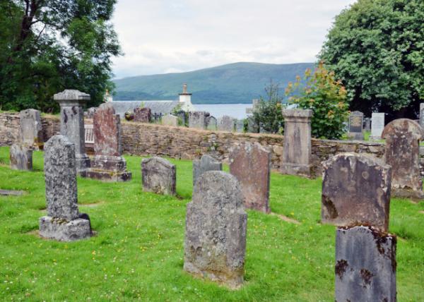 2016-07-12_Luss Parish Church_Graveyard Ĺ0001.JPG