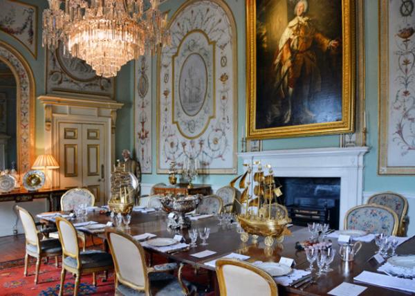 2016-07-12_Inveraray Castle_State Dining Room -20001.JPG