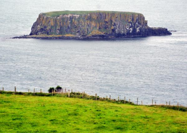 2016-07-11_Ballintoy_Sheep Island -40001.JPG