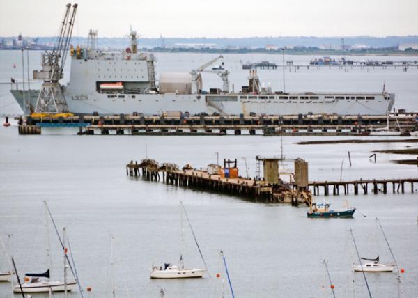 2016-07-07_Bay-class Landing Ship 弶½-10001.JPG