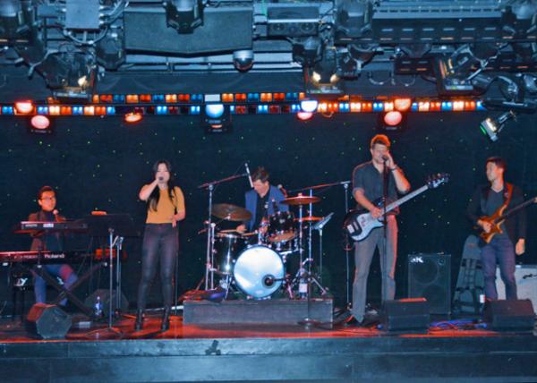 2016-07-07_Caribbean Princess_Guitar & Vocal Entertainer Jumari  -20001.JPG