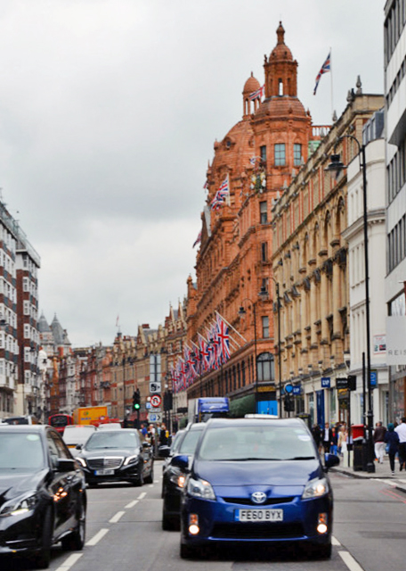 2016-06-23_Harrods on Brompton Road ն·Ȱٻ̵0001.JPG