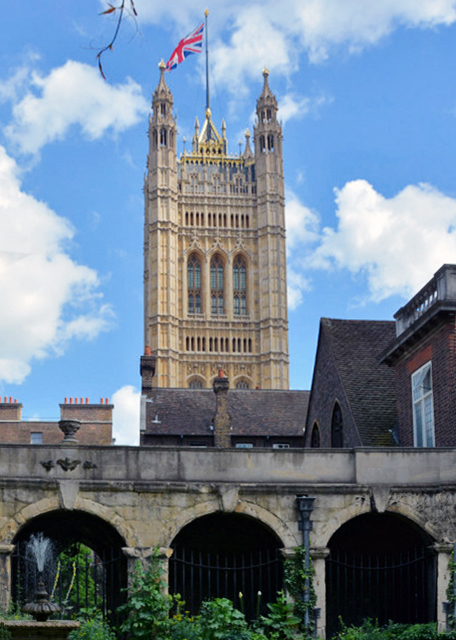 2016-06-24_Westminster Abbey_Cloisters Looking Southwest towards Victoria Tower ¡ȳϷõά-30001.JPG