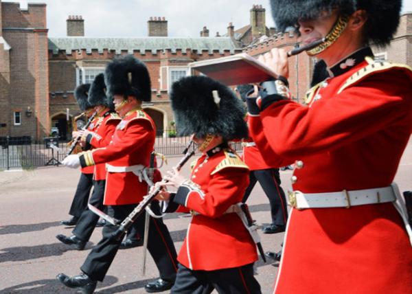2016-06-24_The dismounted guard found by the infantry is called the Queen's Guards Ů0001.JPG
