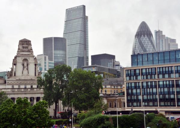 2016-06-23_Trinity Hill Memorial & 30 St Mary Axe the Gherkin ɽʥ򰬿˹30Ŵ¥ƹ-20001.JPG