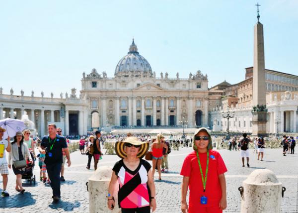 2015-07-04_Vatican_Panorama of St. Peter's Square ʥ˵ù㳡-20001.JPG
