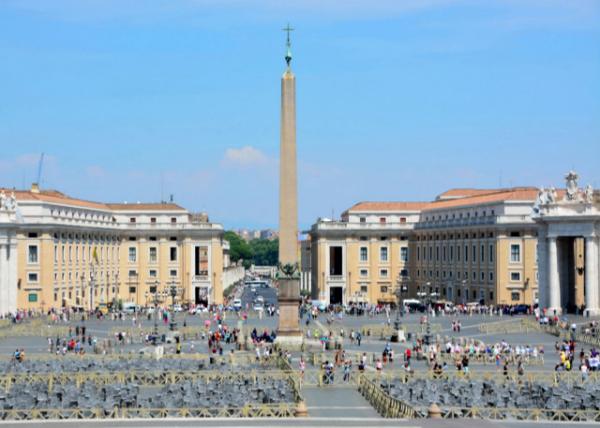 2015-07-04_Vatican_Egyptian Obelisk of Red GraniteɫҷⱮ-10001.JPG