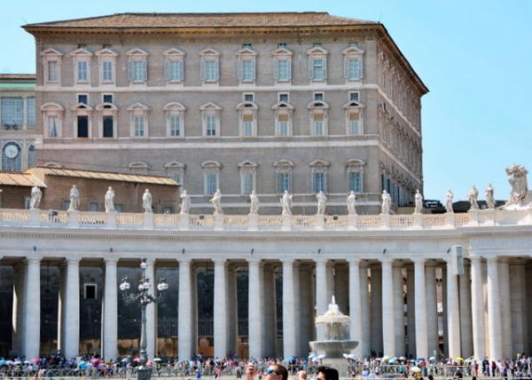 2015-07-04_Vatican_Bernini's Doric Colonnade of Apostolic Palace ƵĶ̻ʹ0001.JPG