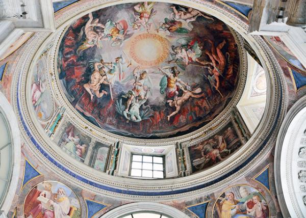 2015-07-04_Vatican Museums_Ornate Ceiling Painted Dome Cupola Angels Fighting Demons 񷶥ʹħʻ-20001.jpg
