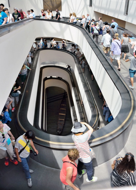 2015-07-04_Vatican Museums_Staircase ¥0001.JPG