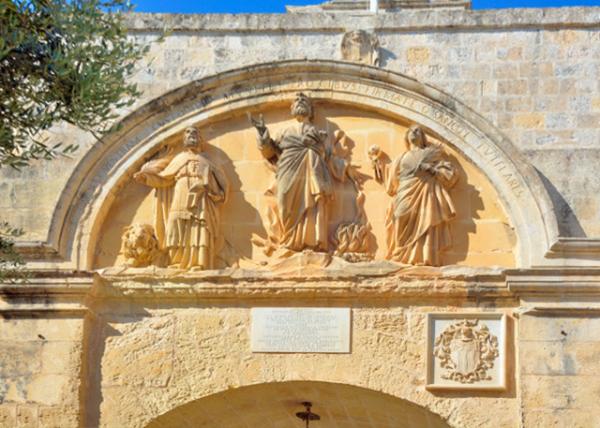 2015-07-01_Mdina Gate_City's Main Entrance Designed by French Architect Charles François de Mondion in 1724-60001.JPG