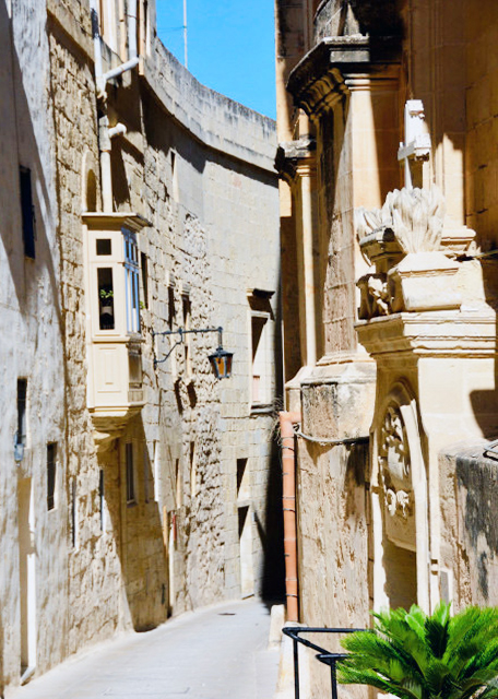 2015-07-01_Mdina_Typical Narrow Medieval Street ͵խͽֵ-90001.JPG