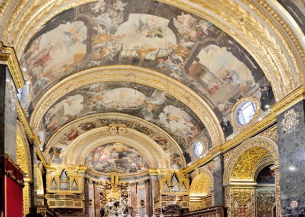 2015-07-01_Valletta_St Johns Co Cathedral_Chapel of the Langue of Aragon w Alterpiece of Saint George on Horsebackáʥ̳ϵʥΡ-60001.JPG