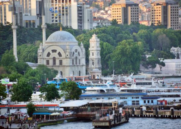 2015-06-26_Mosque & Clock Tower of Dolmabahçe Palace ͺй¥0001.JPG