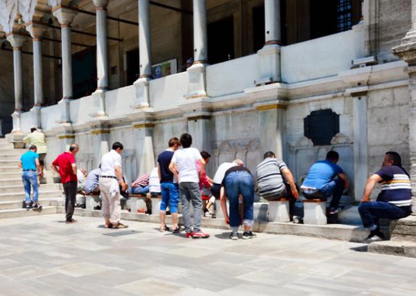 2015-06-26_Nuruosmaniye Mosque_Ritual Ablutions0001.JPG